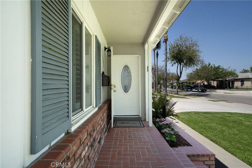 Lakewood, CA 90712,5407 Pimenta AVE