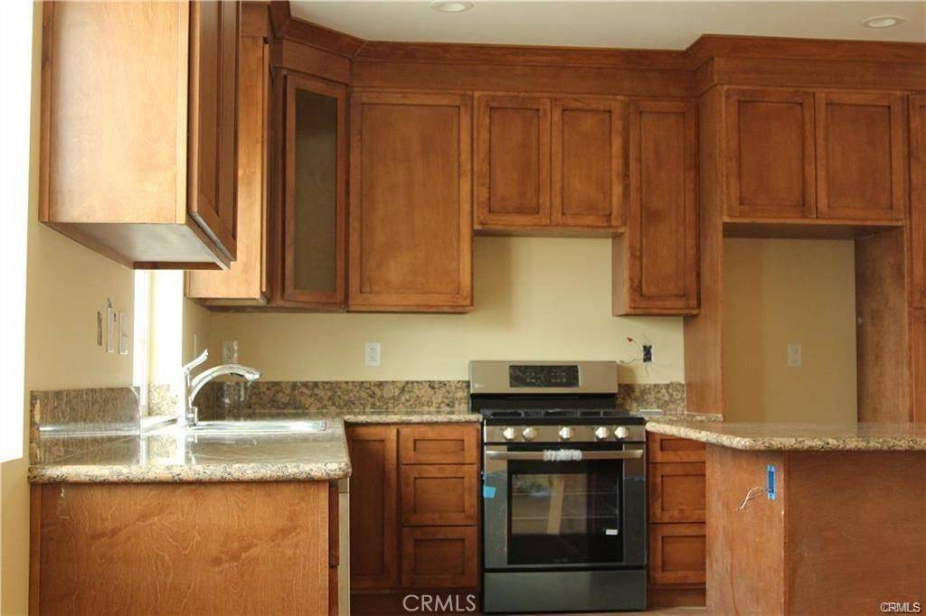 Placentia, CA 92870,926 W. La Jolla ST #E