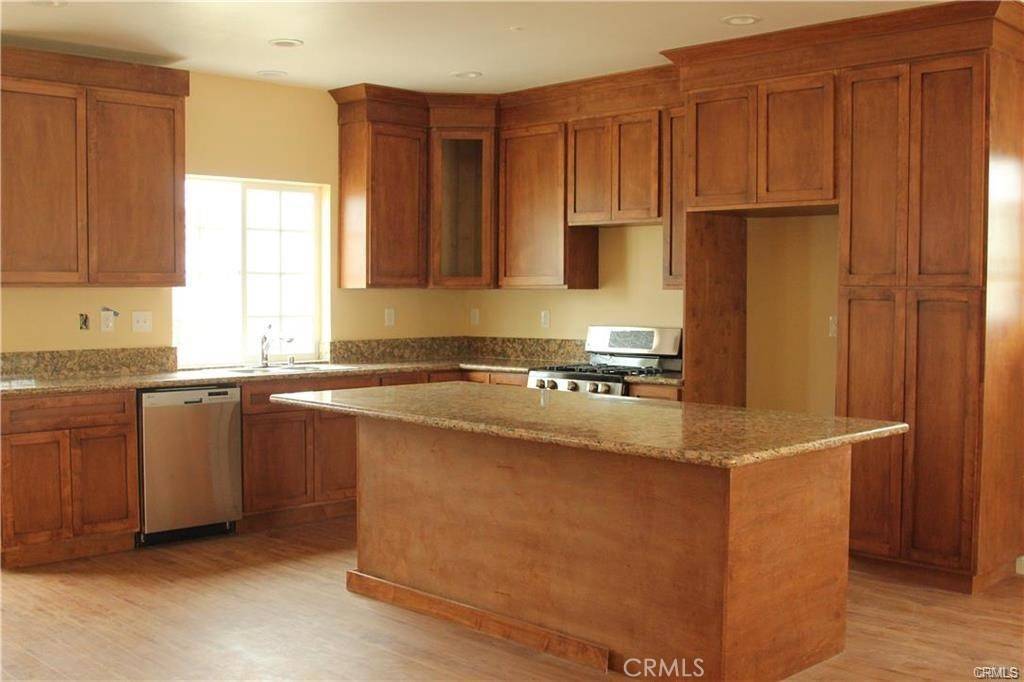 Placentia, CA 92870,926 W. La Jolla ST #E