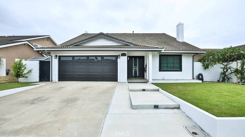 9201 Wintergreen CIR, Fountain Valley, CA 92708