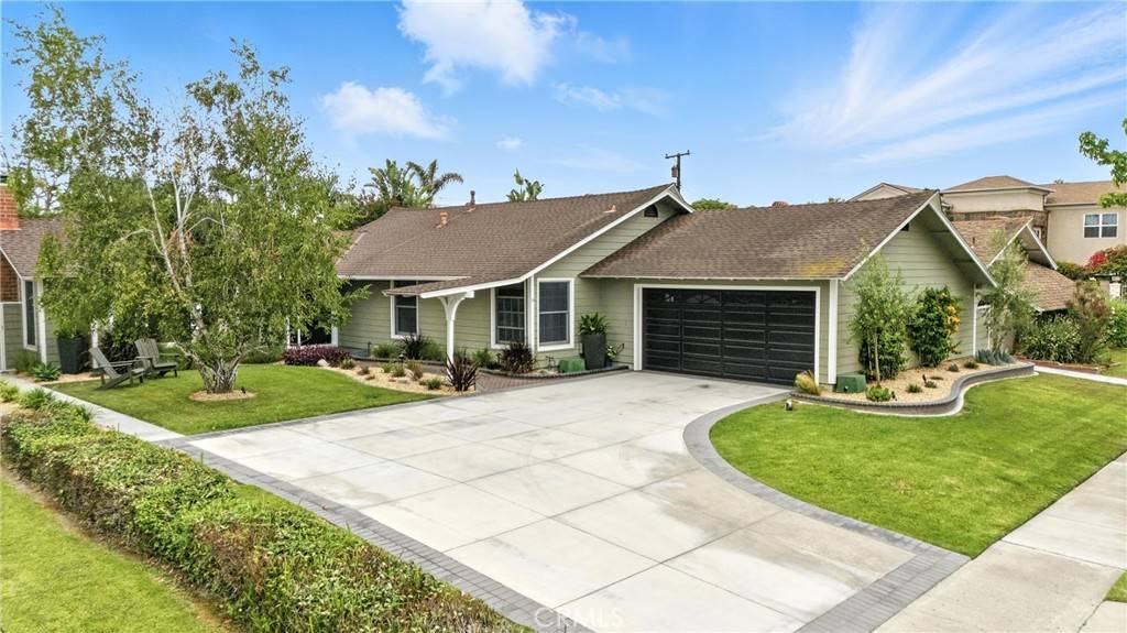 Los Alamitos, CA 90720,11832 Weatherby RD