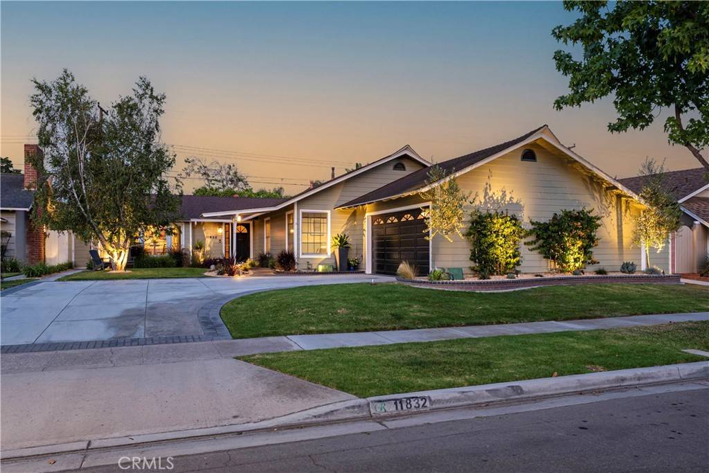 Los Alamitos, CA 90720,11832 Weatherby RD