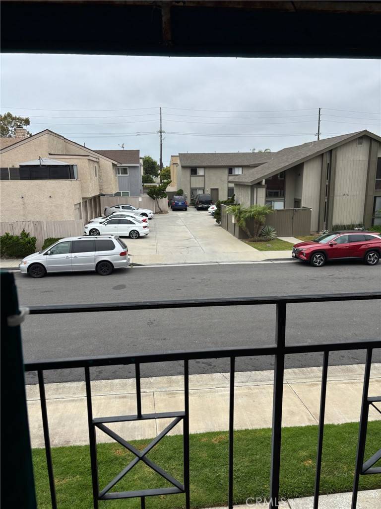 Huntington Beach, CA 92648,409 Utica