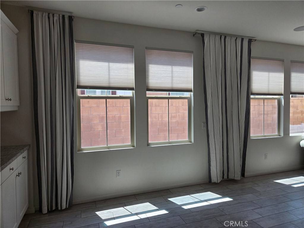 Tustin, CA 92782,73 Barnes RD