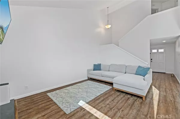 Irvine, CA 92612,164 Stanford CT #82