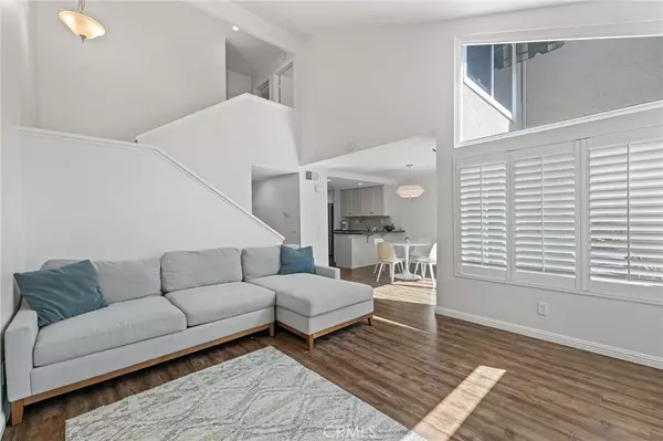 Irvine, CA 92612,164 Stanford CT #82