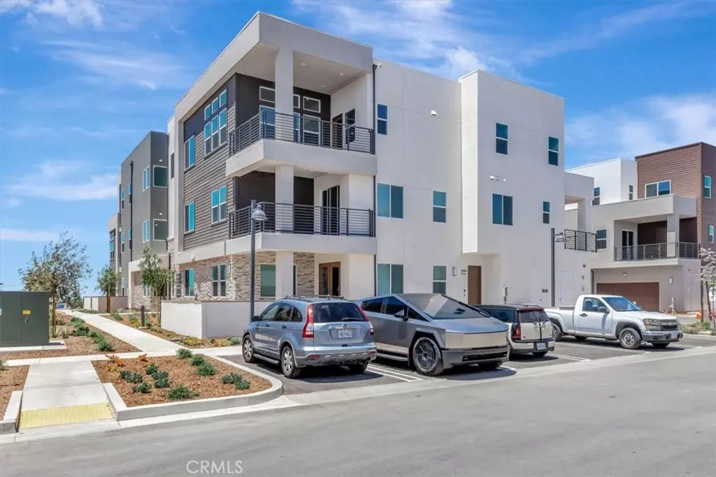Irvine, CA 92618,441 Mulligan
