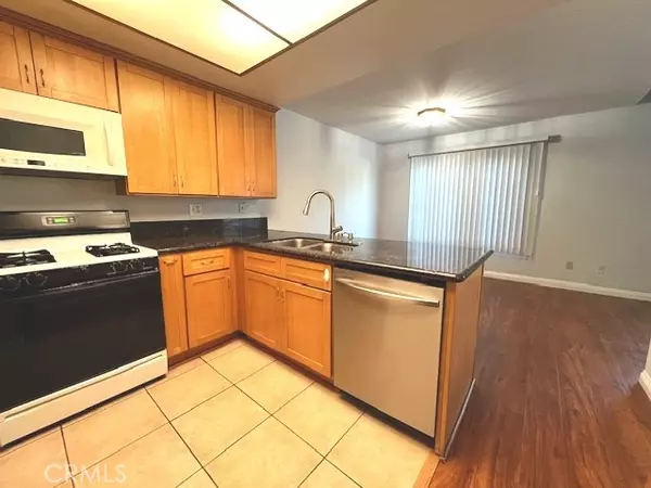 Fullerton, CA 92833,928 Whitewater DR #97