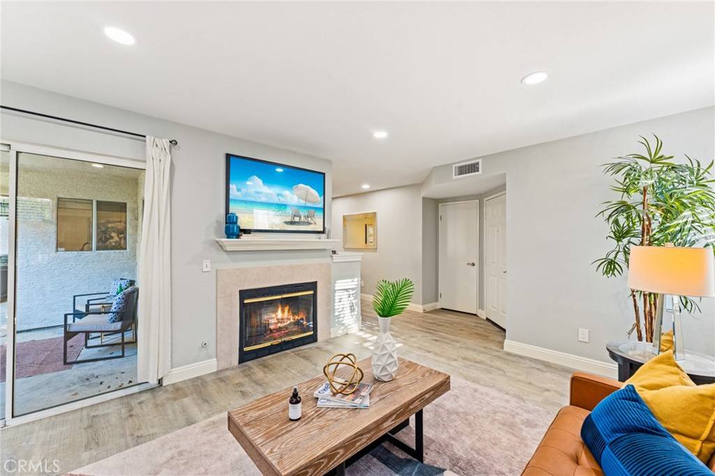 Dana Point, CA 92629,54 Corniche DR #B