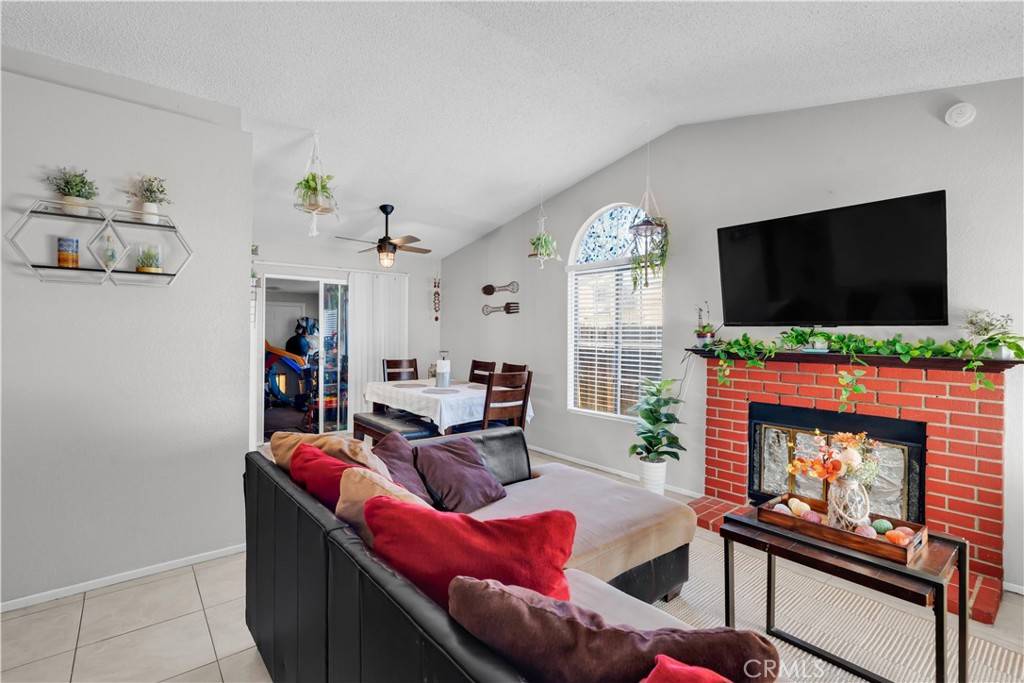 Victorville, CA 92392,12268 Pluto DR
