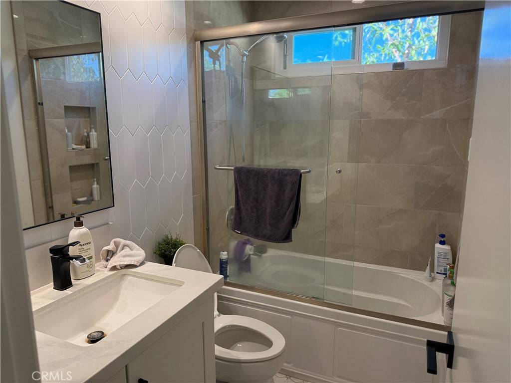 Lake Forest, CA 92610,9 Rue Brittany