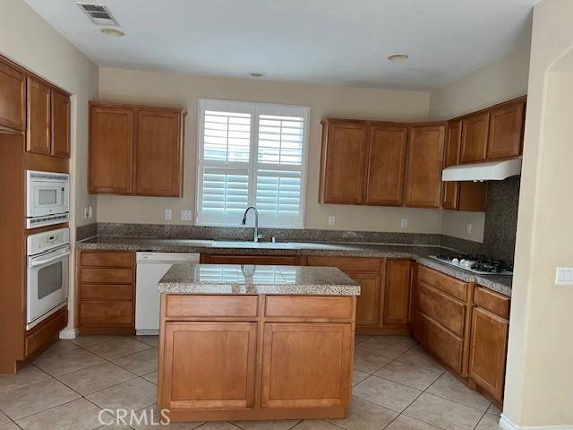 Irvine, CA 92620,57 Bombay