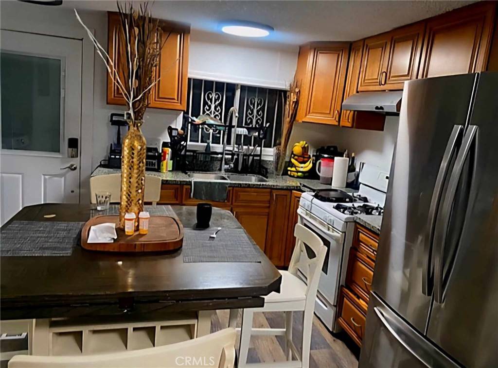 Santa Ana, CA 92704,211 Duke LN #81