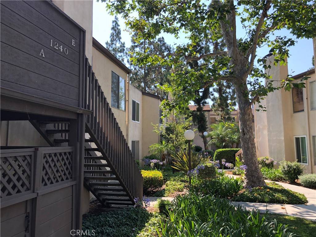 1240 Cabrillo Park, Santa Ana, CA 92701