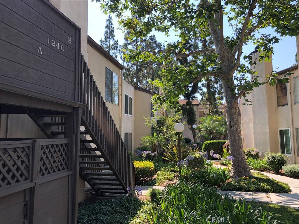 1240 Cabrillo Park, Santa Ana, CA 92701