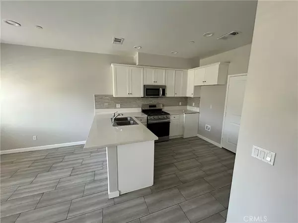 Fontana, CA 92335,13665 Arrow BLVD #6