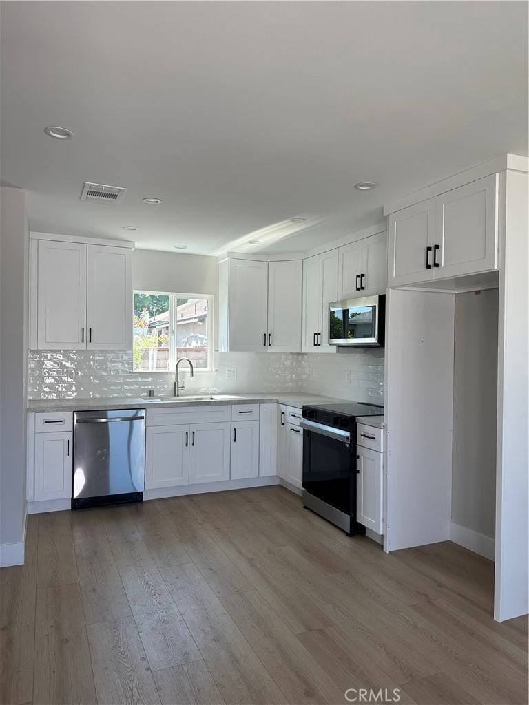 Whittier, CA 90606,5776 Lockheed AVE