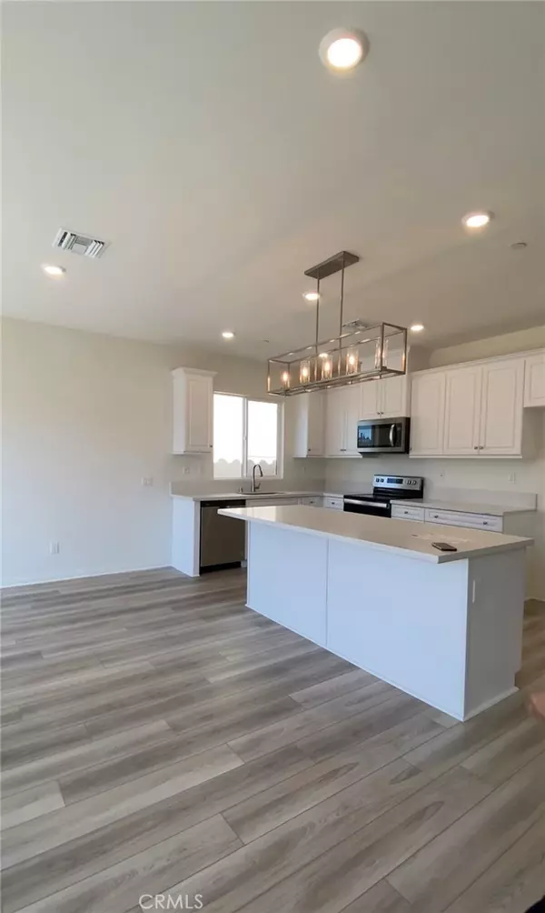 Lake Elsinore, CA 92530,4883 Sicily DR
