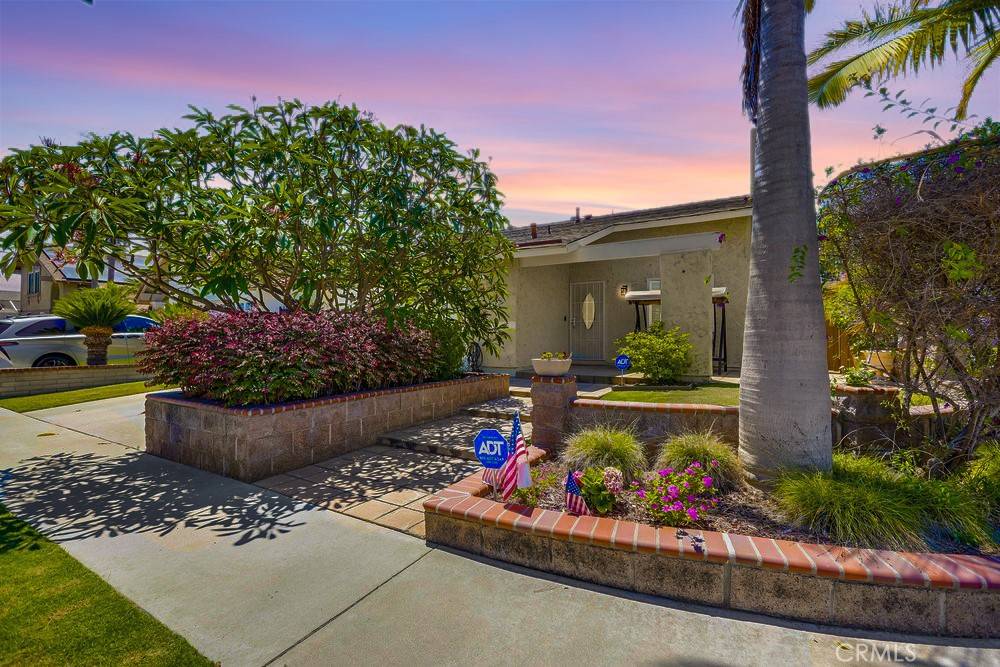 Cerritos, CA 90703,13418 Palm PL