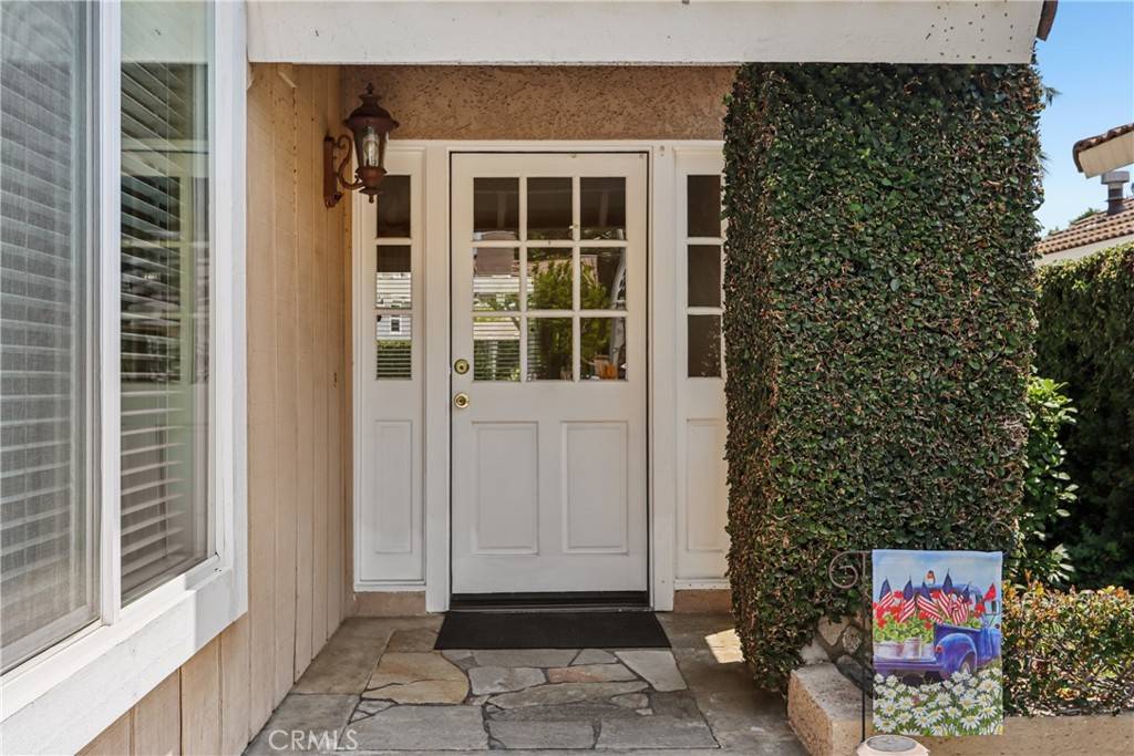 Placentia, CA 92870,1124 N Holt DR