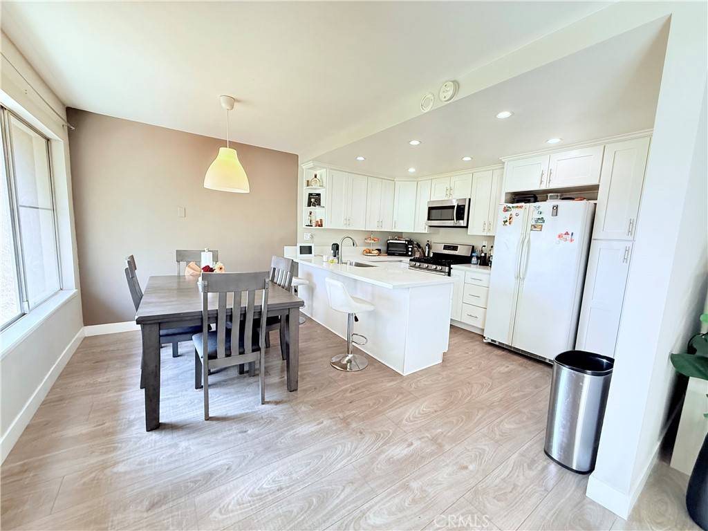 Walnut, CA 91789,1525 Walnut Leaf DR #209