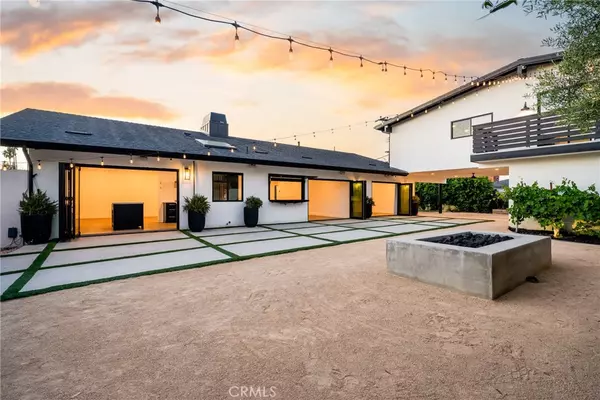 3000 Country Club DR, Costa Mesa, CA 92626