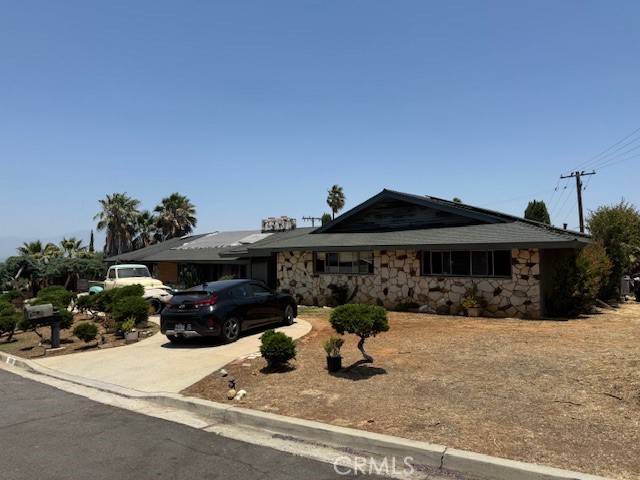 Corona, CA 92882,2089 Monterey Peninsula DR