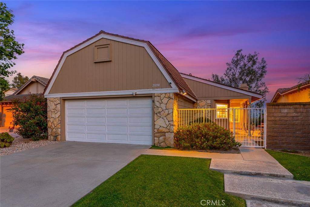 Yorba Linda, CA 92887,21094 Trailside DR