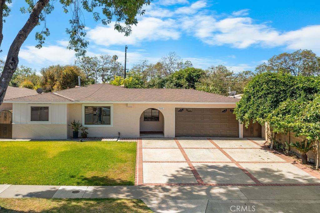 2006 W Wilshire AVE, Santa Ana, CA 92704