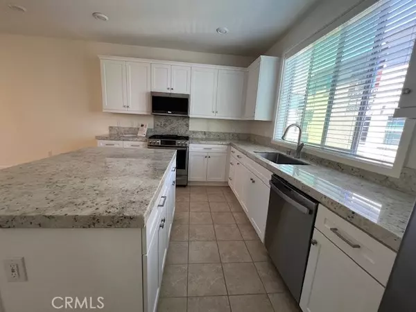 Yorba Linda, CA 92886,18316 Iris