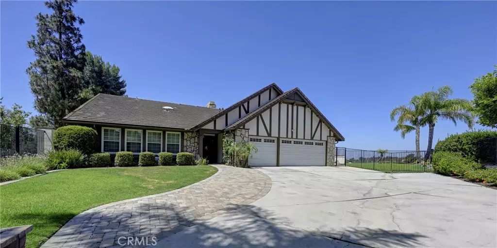 Yorba Linda, CA 92886,4341 Pepper AVE