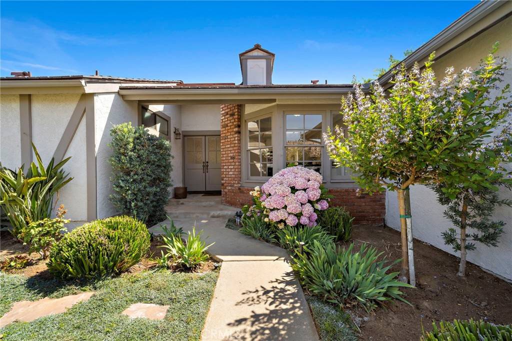 Tustin, CA 92780,1061 Regis WAY