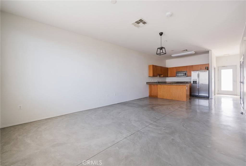 Anaheim, CA 92805,435 W Center Street #429
