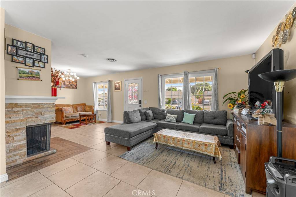 Corona, CA 92879,404 Atwood DR