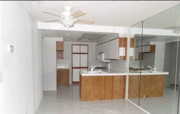 Lancaster, CA 93535,44460 15th ST E #3