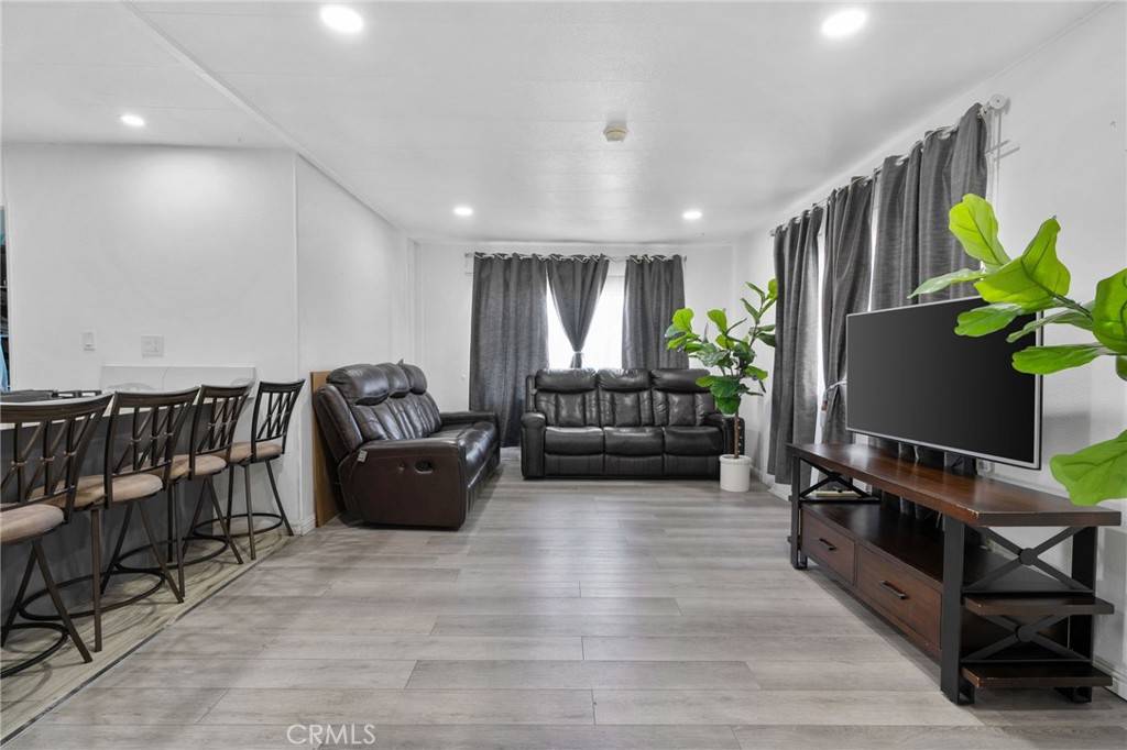 Santa Ana, CA 92704,206 S Sullivan St #36