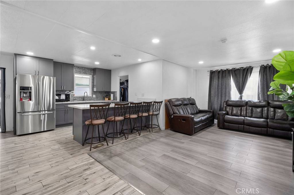 Santa Ana, CA 92704,206 S Sullivan St #36