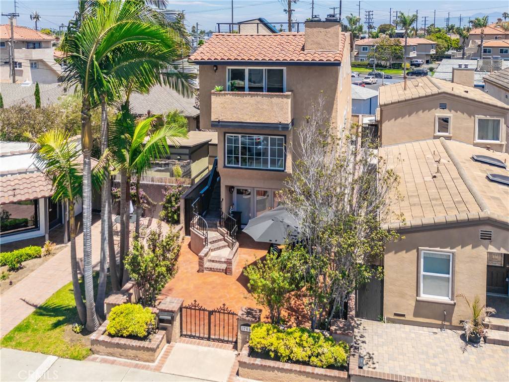 Huntington Beach, CA 92648,708 Main ST