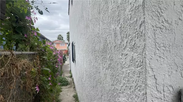 Los Angeles, CA 90002,9240 Hooper AVE