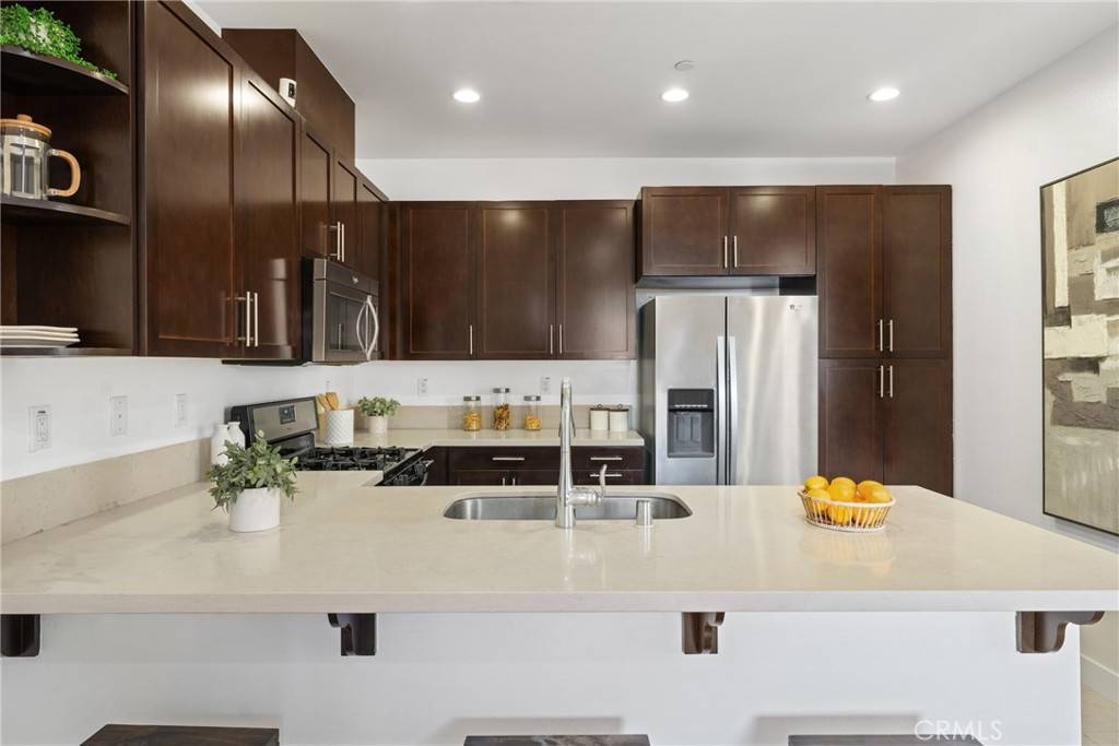 Fullerton, CA 92832,698 Americana DR