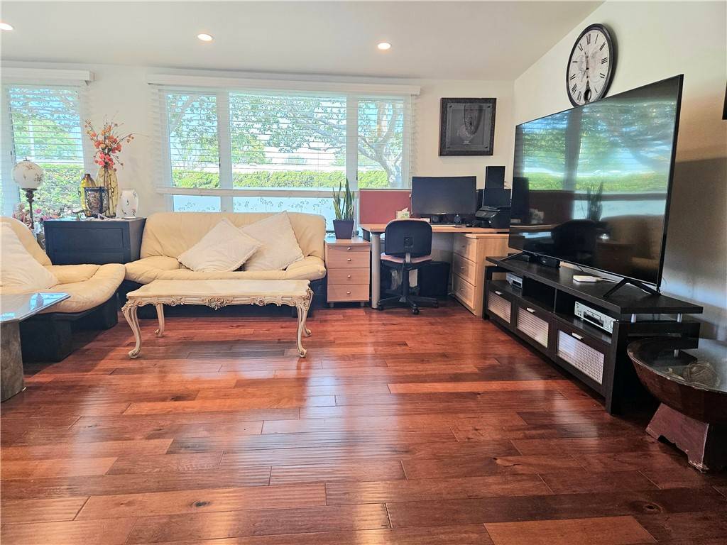 Seal Beach, CA 90740,1402 Golden Rain RD #55 G