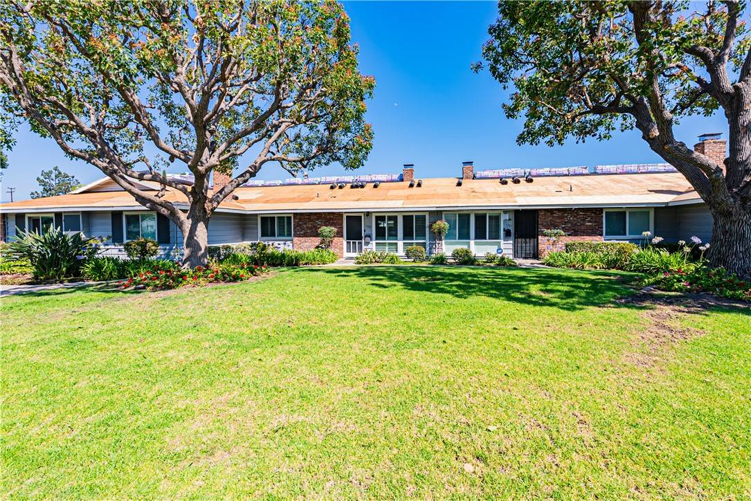 Tustin, CA 92780,1209 E 1st ST