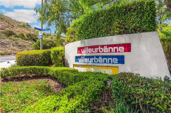 Orange, CA 92869,307 N Singingwood ST #32