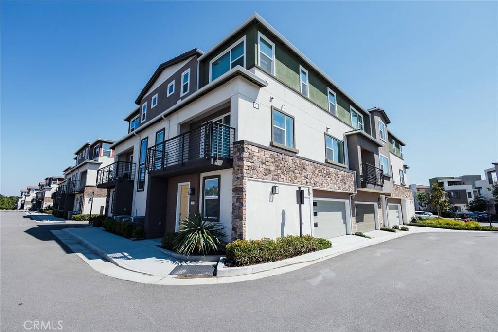 Lake Forest, CA 92630,205 Carmona
