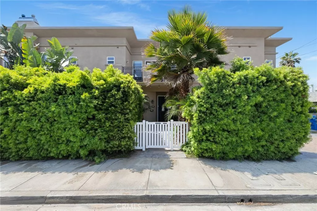 Redondo Beach, CA 90278,2620 Huntington LN