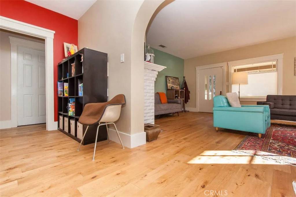 Long Beach, CA 90814,433 Obispo AVE
