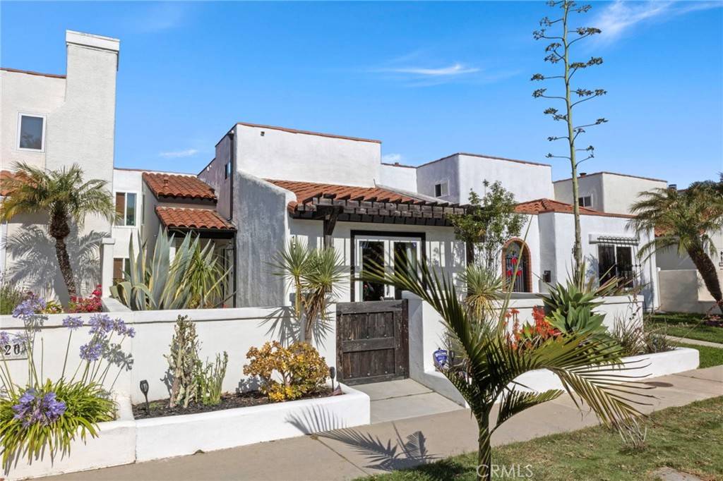 1918 California ST, Huntington Beach, CA 92648