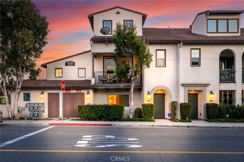 2950 19th Street #113, Signal Hill, CA 90755