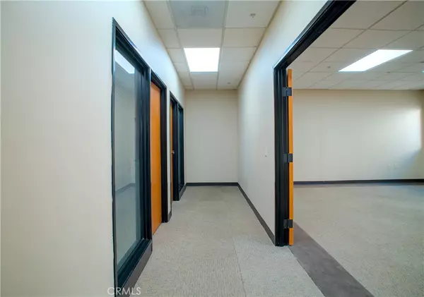 Santa Ana, CA 92701,1611 E 4th ST #204