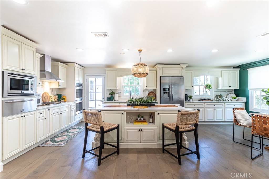 3720 Gardenia AVE, Long Beach, CA 90807